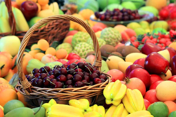 Quadro colorido de várias frutas — Fotografia de Stock