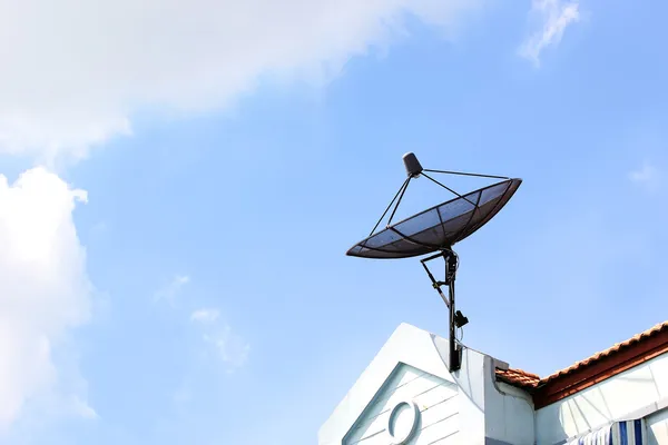 Satellite dish on roof — Stock Photo, Image