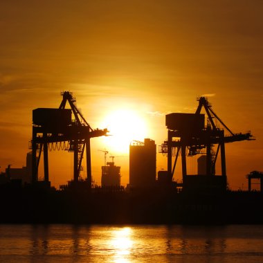 bağlantı noktası ambar kap kargo ve vinç köprü ile