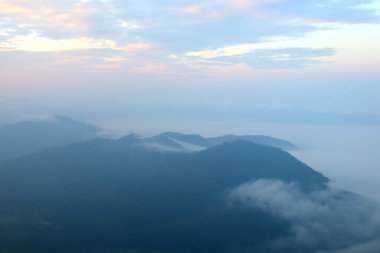 manzara fotoğraf, deniz sis Dağı tepelerde