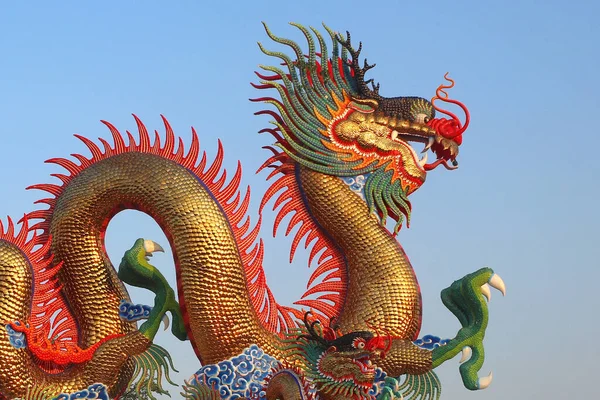 Chinese Golden Dragon Beautiful Sky Background — стоковое фото