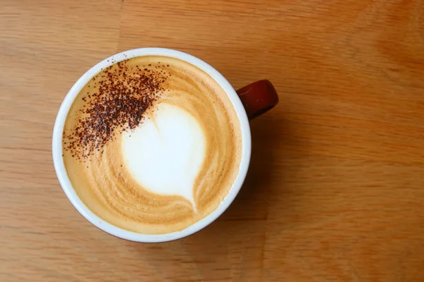 Tasse Heißen Cappuccino Auf Holztisch — Stockfoto