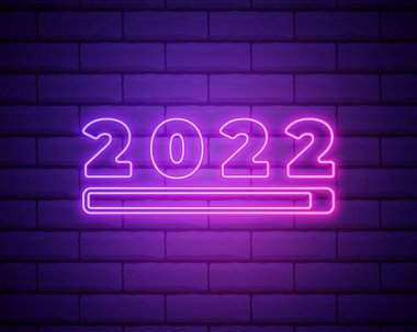 2022 neon levha. - Mutlu yıllar. Koyu tuğlalı duvarda gerçekçi pembe neon sayılar. Neon doğrusal tarzında vektör 2022
