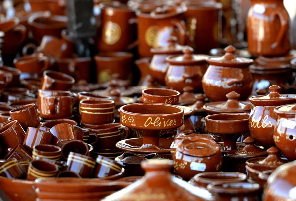 mutfak eşyaları ve çamur rakamlar Mayorka tipik.