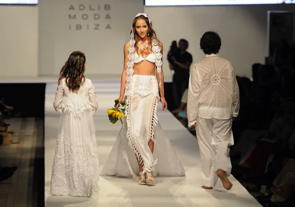 İbiza, İspanya 2013 ADLIB defile.