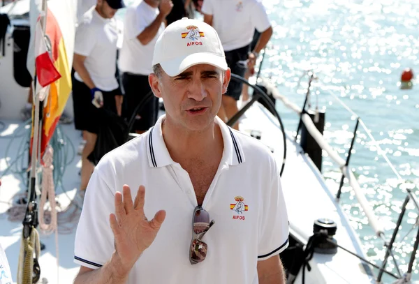 Rey español Felipe VI en la Copa del Rey Vela celebrada en Mallorca, Ago 2014 . — Foto de Stock