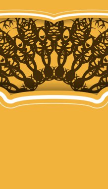 Yunanca kahverengi desenli sarı pankart ve metnin altında