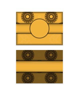 Tasarımınız için Yunan kahverengi süslemeli sarı kartpostal.