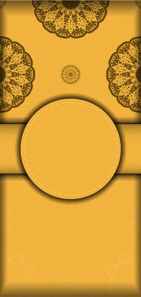 Folleto Felicitación Color Amarillo Con Patrón Marrón Griego Para Diseño — Vector de stock