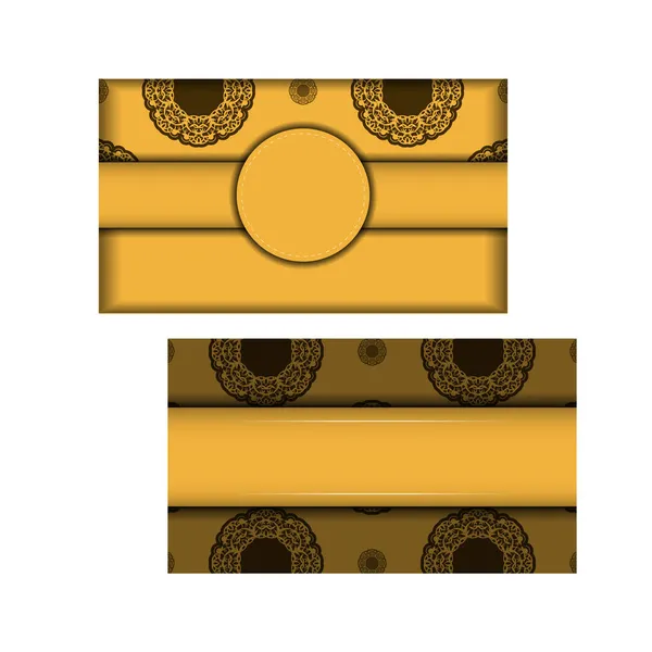 Plantilla Postal Color Amarillo Con Patrón Color Marrón Mandala Preparada — Vector de stock