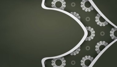 Koyu yeşil bayrak, lüks beyaz süsler ve logonun altında bir yer.