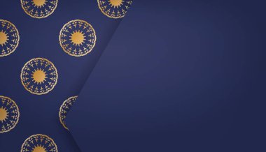 Altın mandala desenli koyu mavi pankart şablonu ve metin için yer