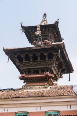 Altın Tapınağın çatılarının oyma detayları, Hiranya Varna Mahavihar, Patan, Nepal