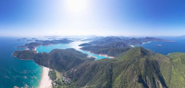 Long Ke Wan ve High Island Reservoir 'ın destansı hava manzarası, Sai Kung, Hong Kong, yaz günü