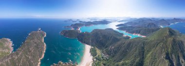 Long Ke Wan ve High Island Reservoir 'ın destansı hava manzarası, Sai Kung, Hong Kong, yaz günü