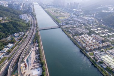 Shing Mun Nehri ve Sha Tin Kanalizasyon İşlerinin destansı hava manzarası