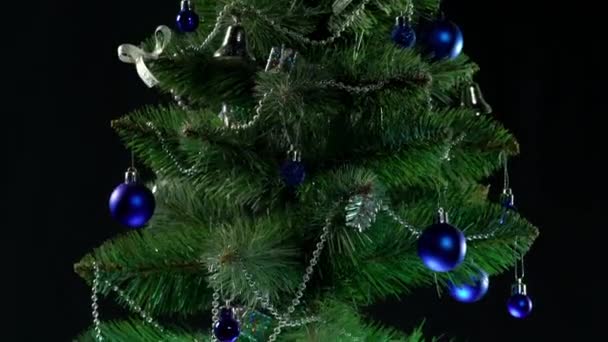 Krásný Zelený Vánoční Stromek Girlandami Dárky — Stock video