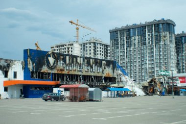 Ukrayna 'da savaş, şehir, roketler evleri ve arabaları vurdu, Irpen, Bucha, Borodyanka,