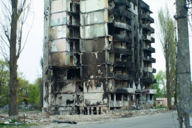 Ukrayna 'da savaş, şehir, roketler evleri ve arabaları vurdu, Irpen, Bucha, Borodyanka,