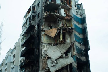 Ukrayna 'da savaş, şehir, roketler evleri ve arabaları vurdu, Irpen, Bucha, Borodyanka,