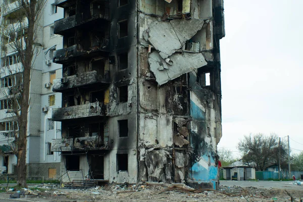 Ukrayna 'da savaş, şehir, roketler evleri ve arabaları vurdu, Irpen, Bucha, Borodyanka,