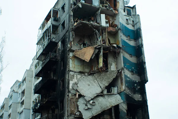 Ukrayna 'da savaş, şehir, roketler evleri ve arabaları vurdu, Irpen, Bucha, Borodyanka,