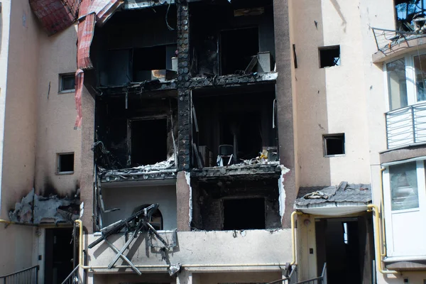 Guerre Ville Après Bombardement Des Roquettes Ont Frappé Des Maisons Photos De Stock Libres De Droits