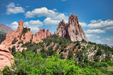 Tanrıların Bahçesinde Kum Taşı oluşumları, Renkli