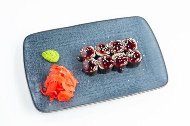 Japon ulusal mutfağı beyaz arka planda izole edilmiş.