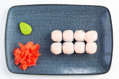 Japon ulusal mutfağı beyaz arka planda izole edilmiş.