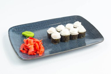 Japon ulusal mutfağı beyaz arka planda izole edilmiş.