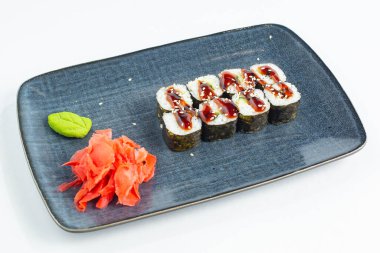 Japon ulusal mutfağı beyaz arka planda izole edilmiş.