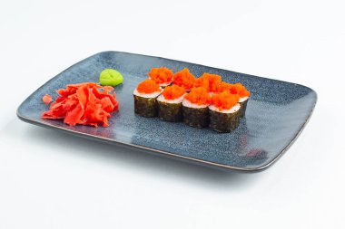 Japon ulusal mutfağı beyaz arka planda izole edilmiş.