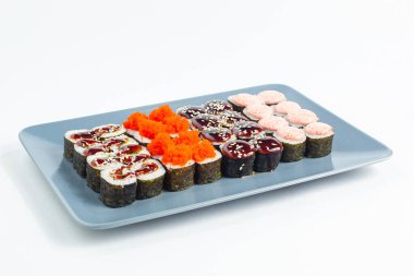 Japon ulusal mutfağı beyaz arka planda izole edilmiş.