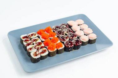 Japon ulusal mutfağı beyaz arka planda izole edilmiş.