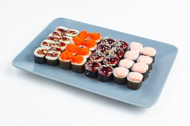 Japon ulusal mutfağı beyaz arka planda izole edilmiş.