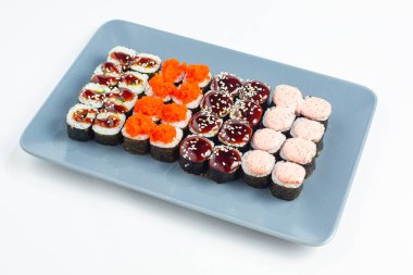 Japon ulusal mutfağı beyaz arka planda izole edilmiş.