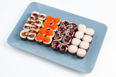 Japon ulusal mutfağı beyaz arka planda izole edilmiş.