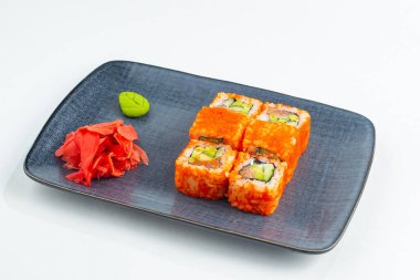 Japon ulusal mutfağı beyaz arka planda izole edilmiş.