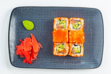 Japon ulusal mutfağı beyaz arka planda izole edilmiş.