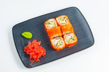 Japon ulusal mutfağı beyaz arka planda izole edilmiş.