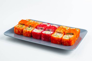 Japon ulusal mutfağı beyaz arka planda izole edilmiş.