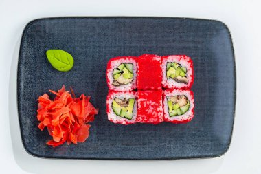 Japon ulusal mutfağı beyaz arka planda izole edilmiş.