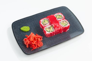 Japon ulusal mutfağı beyaz arka planda izole edilmiş.