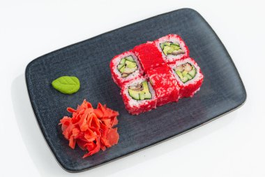 Japon ulusal mutfağı beyaz arka planda izole edilmiş.