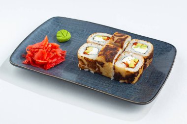 Japon ulusal mutfağı beyaz arka planda izole edilmiş.