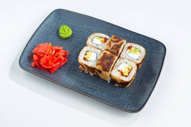 Japon ulusal mutfağı beyaz arka planda izole edilmiş.