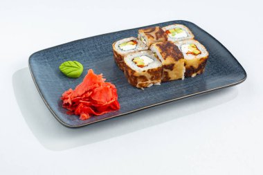 Japon ulusal mutfağı beyaz arka planda izole edilmiş.