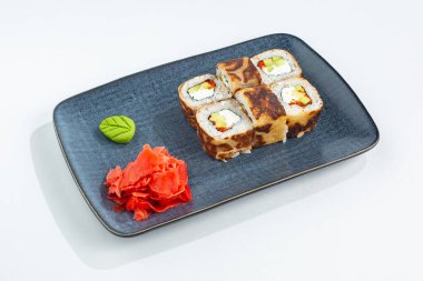 Japon ulusal mutfağı beyaz arka planda izole edilmiş.