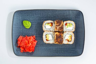 Japon ulusal mutfağı beyaz arka planda izole edilmiş.